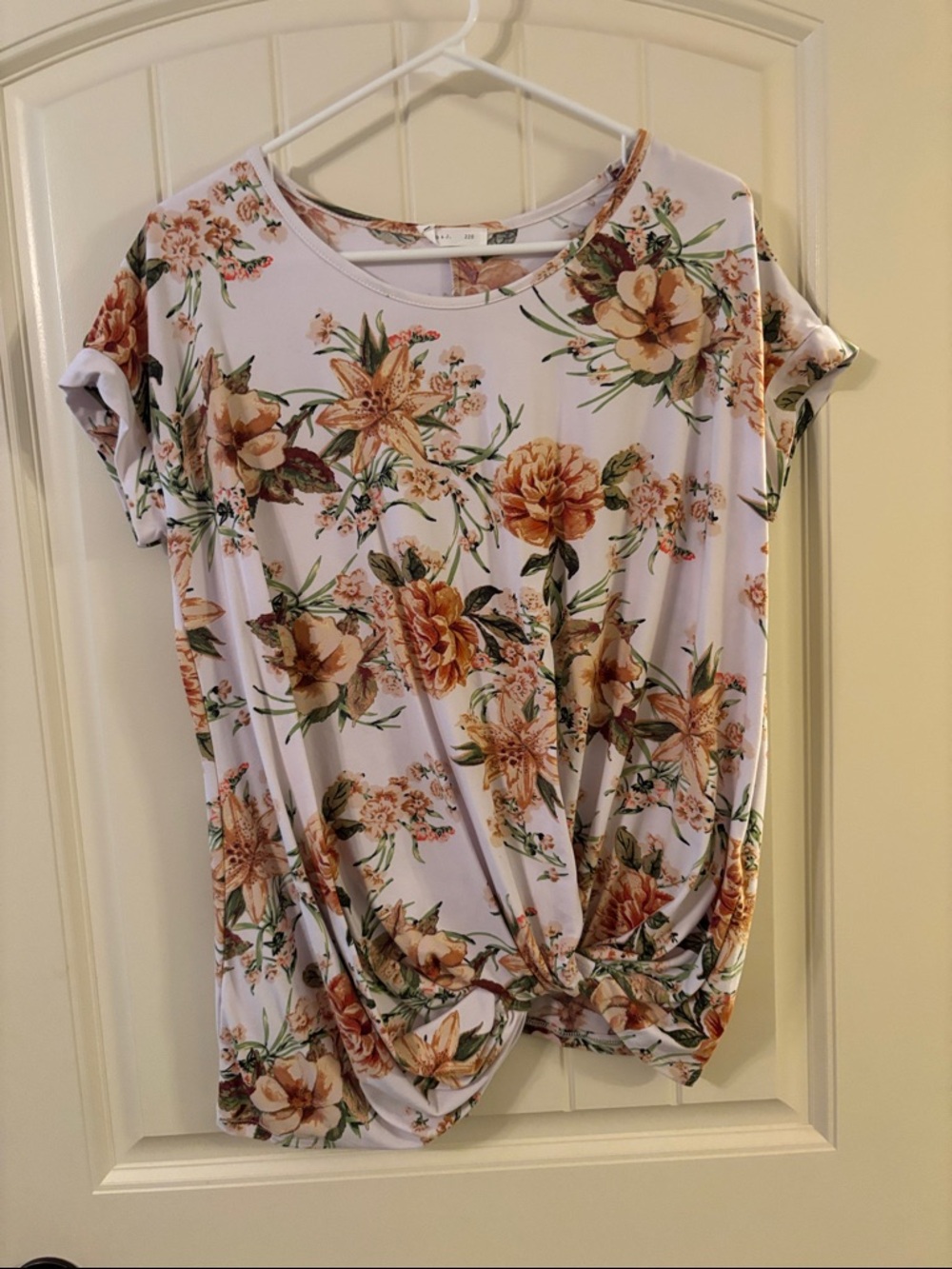 Short-Sleeve Floral Twist Front Tee in Lavender and Peach